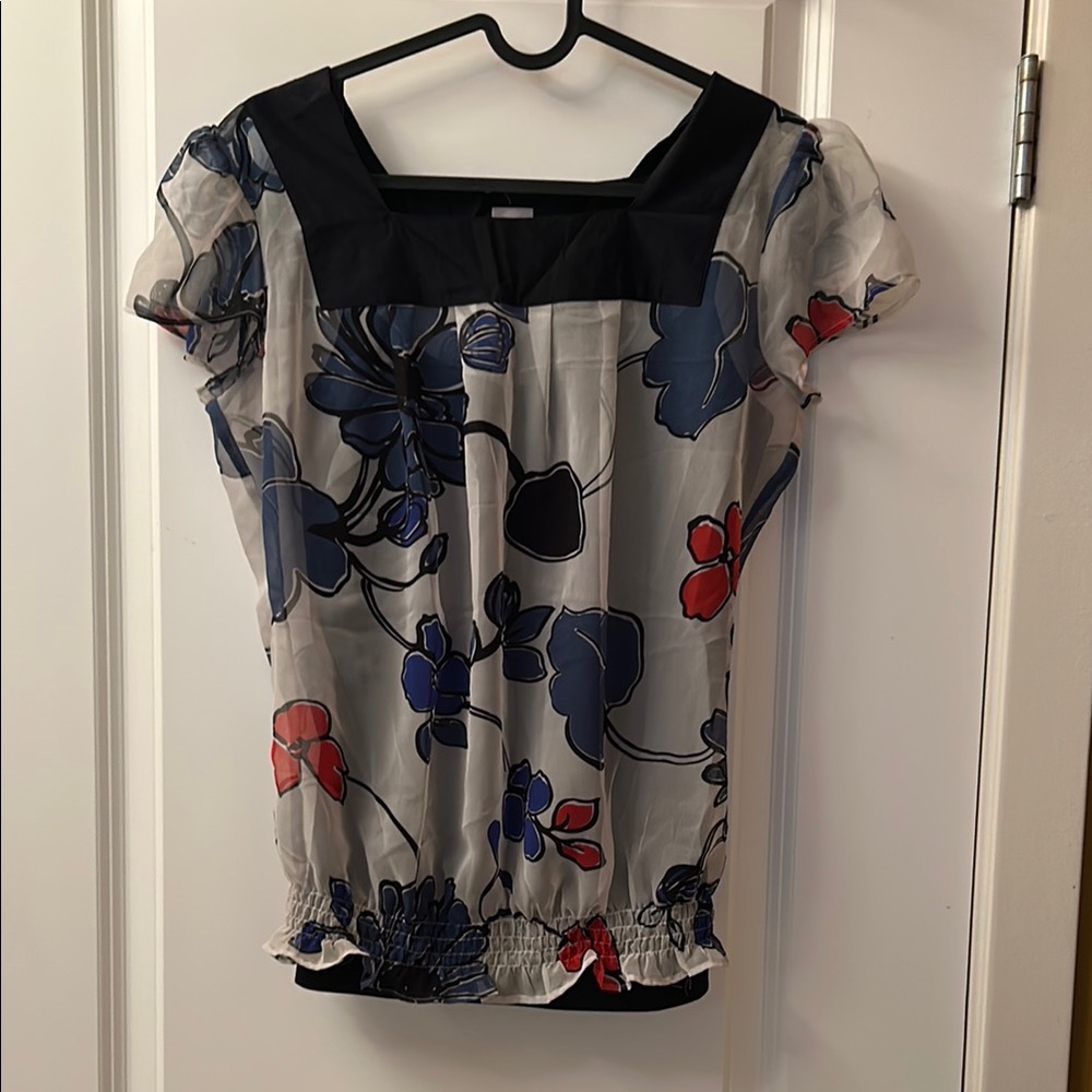 Tristan Blue and White Graphic Short Sleeve Blouse